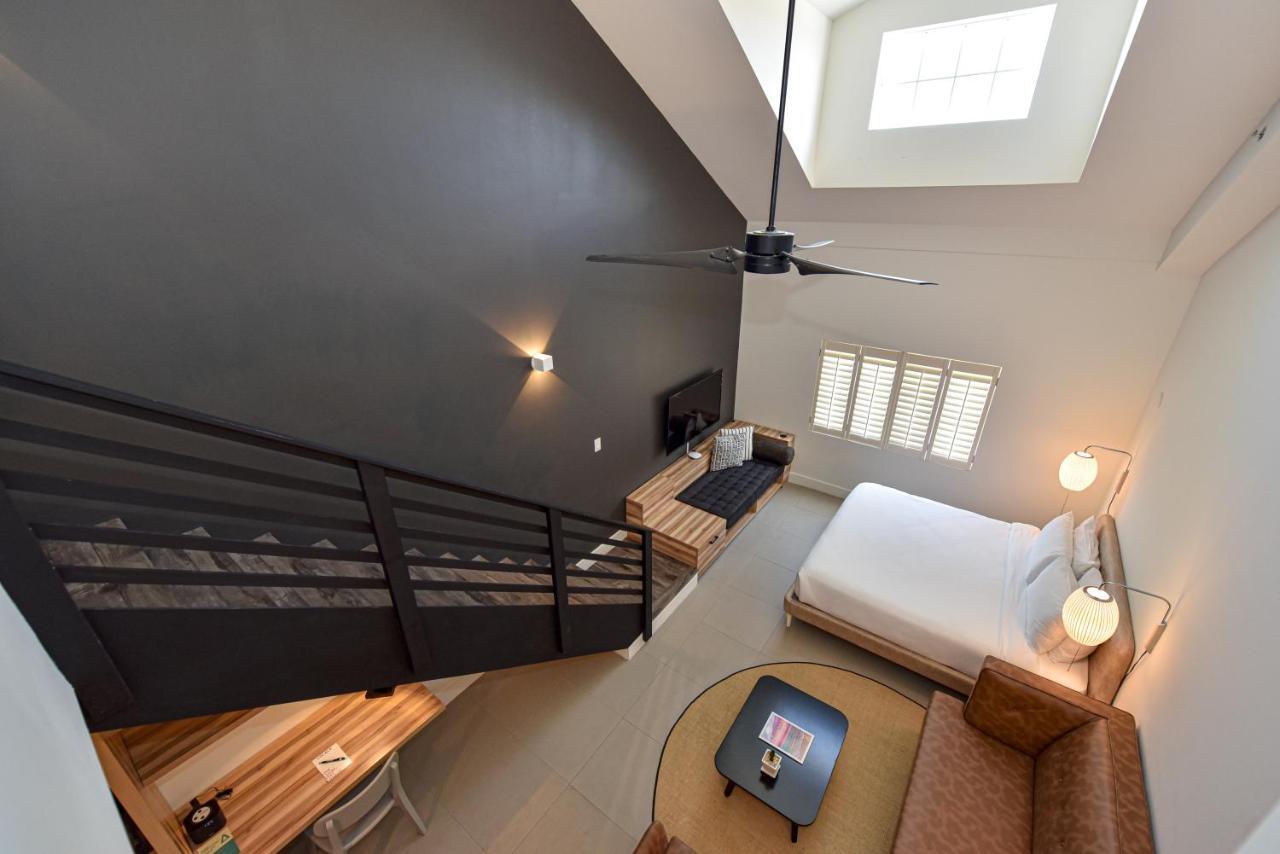 The Locale Hotel Grand Cayman Джордж Таун Екстериор снимка